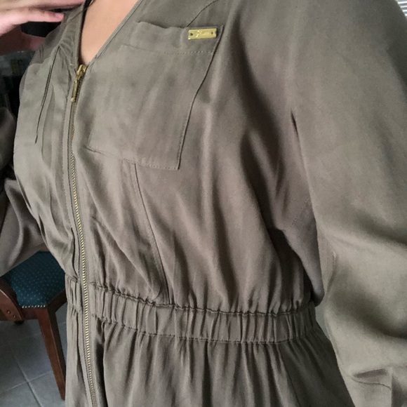 Guess Olive Mid-Thigh Zip up dress - Picture 4 of 5